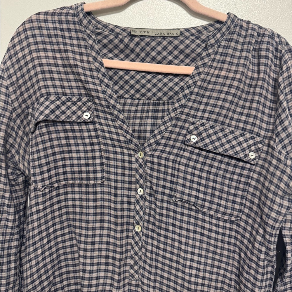 Zara Basic V-Neck Buttoned Flannel - image 4